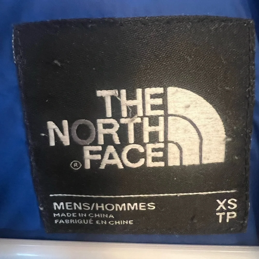 North Face 550 puffer jacket. Size Men’s SMALL.